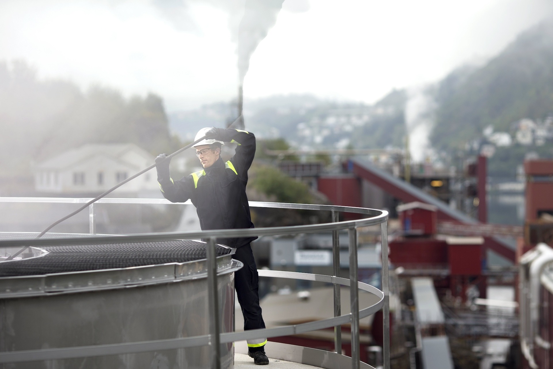 Arbete i dagbrott iförd skyddskläder från Tranemo workwear